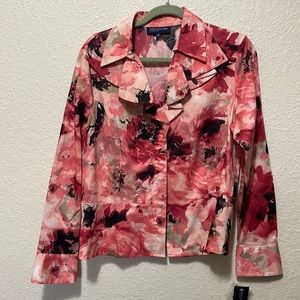 Jones New York Signature Women's Red/ Pink Floral Blouse. NWT. Size L.